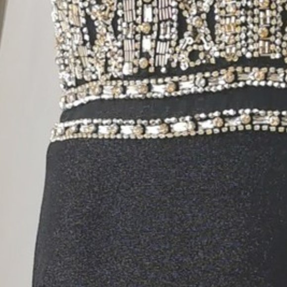 size 6 black formal gown - Picture 5 of 5